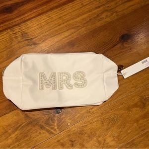 Stoney Clover “MRS” white pouch - NWT! perfect condition